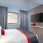Holiday Inn Express - London Heathrow T4 By Ihg